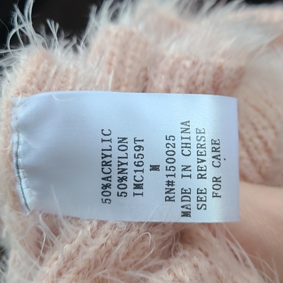 NWOT Pink Fuzzy Short Sleeve Crop Top - Picture 7 of 9